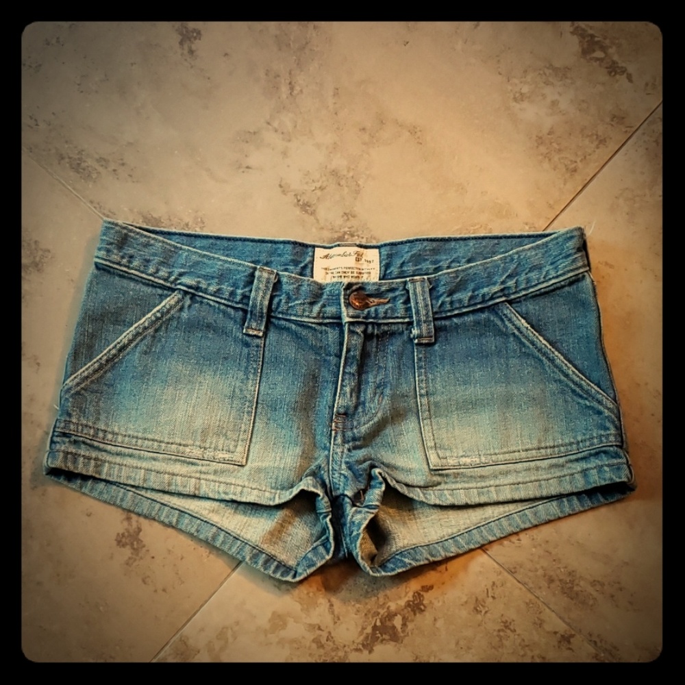 Abercrombie & Fitch Short Short Women Size 2